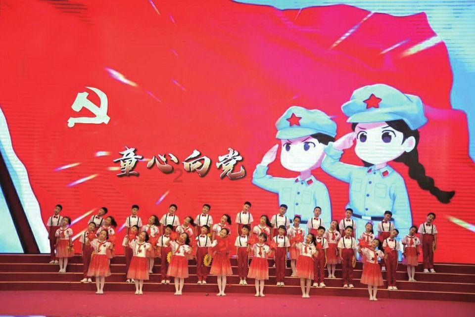 爱吃叶子的毛毛虫